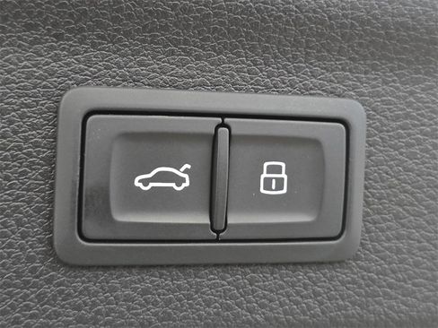 Used 2023 Audi Q3 2.0T Premium Plus w/ Premium Plus Package image 30