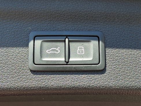 Used 2024 Audi Q3 2.0T Premium image 30