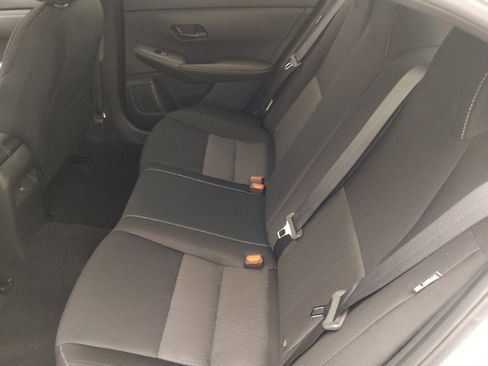 Used 2025 Nissan Sentra SV image 18