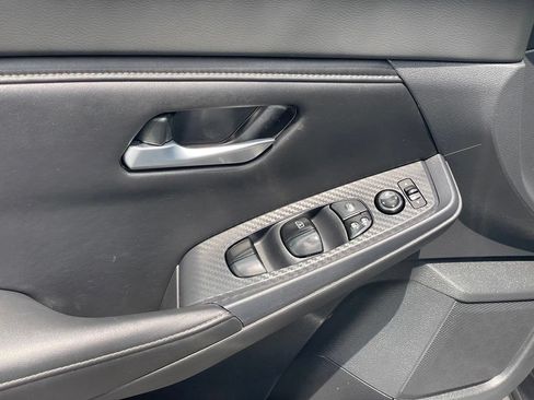 Certified 2023 Nissan Sentra SV FWD image 9