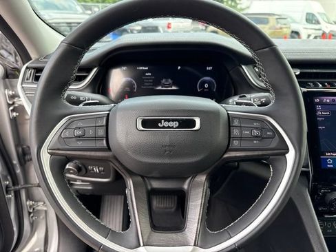 Used 2024 Jeep Grand Cherokee Limited AWD/4WD image 14