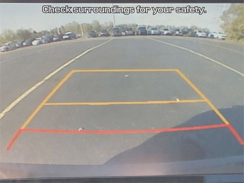 Used 2019 Hyundai Elantra GT image 4