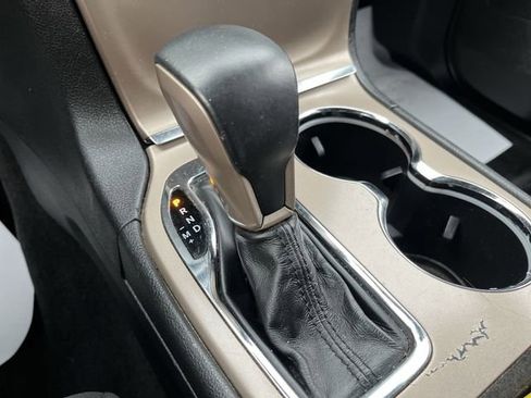 Used 2016 Jeep Grand Cherokee Laredo AWD/4WD image 22