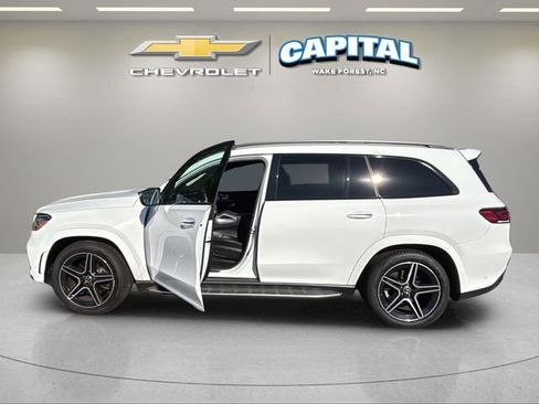 Used 2022 Mercedes-Benz GLS 450 4MATIC image 3