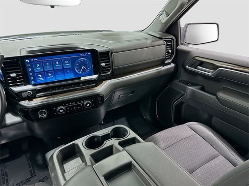 Used 2022 Chevrolet Silverado 1500 LT image 24