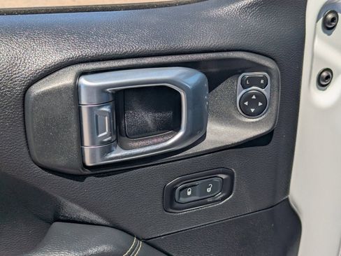 Used 2020 Jeep Gladiator Overland AWD/4WD image 21
