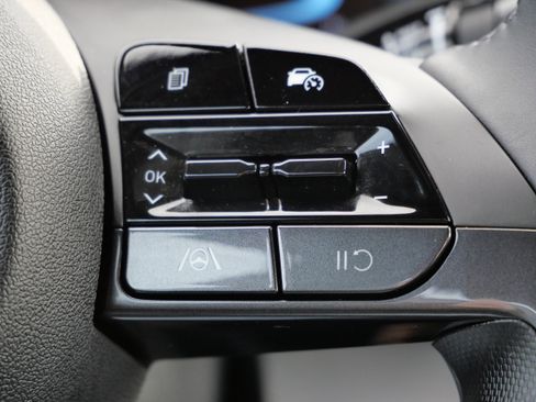 Certified 2025 Hyundai Elantra Sport image 30