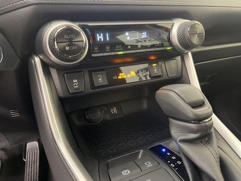 Used 2025 Toyota RAV4 XLE w/ Convenience Package image 13