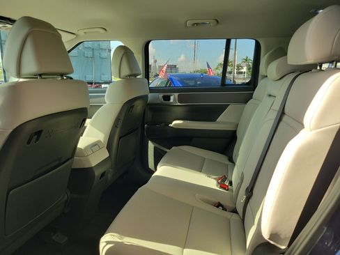 Used 2025 Hyundai Santa Fe SEL FWD image 16