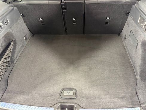 Used 2024 Mercedes-Benz GLC 300 image 32