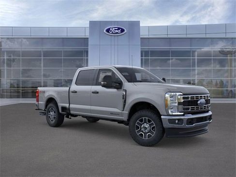 New 2025 Ford F250 XLT w/ FX4 Off-Road Package image 7