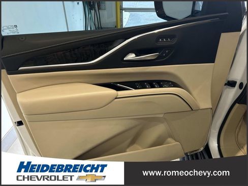 Certified 2024 Cadillac Escalade Premium Luxury w/ Performance Package image 10