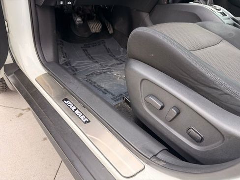 Used 2017 Nissan Rogue SV image 29