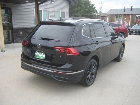 Used 2023 Volkswagen Tiguan SE w/ Panoramic Sunroof Package AWD/4WD image 8