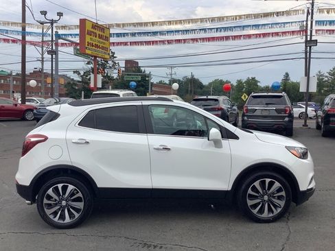 Used 2022 Buick Encore Preferred FWD image 8