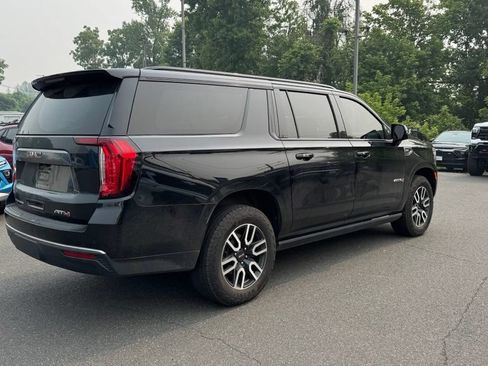 Used 2023 GMC Yukon XL AT4 w/ AT4 Premium Package AWD/4WD image 7