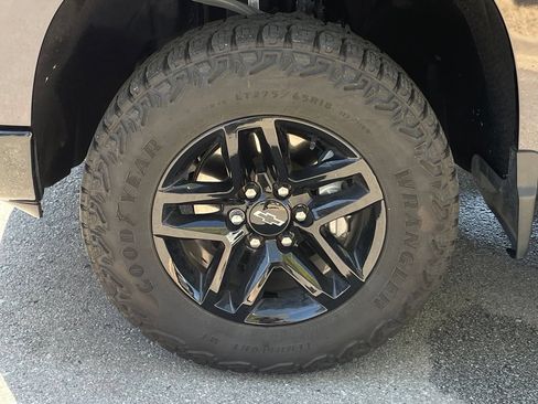 Used 2024 Chevrolet Silverado 1500 Custom Trail Boss AWD/4WD image 9