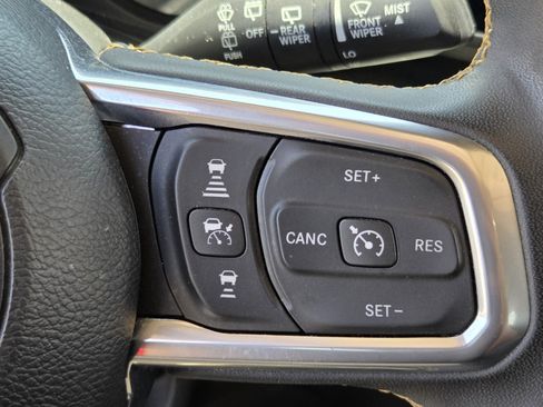 Used 2024 Jeep Wrangler Unlimited Sahara AWD/4WD image 24
