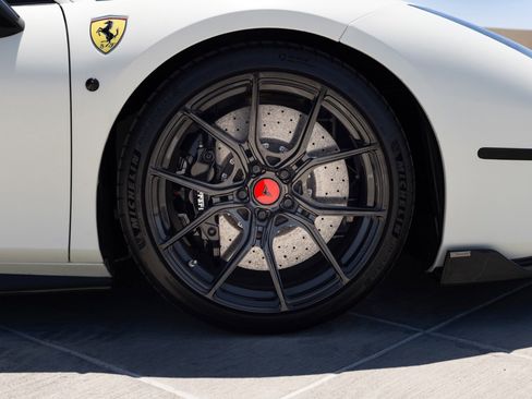 Used 2018 Ferrari 488 GTB RWD image 22