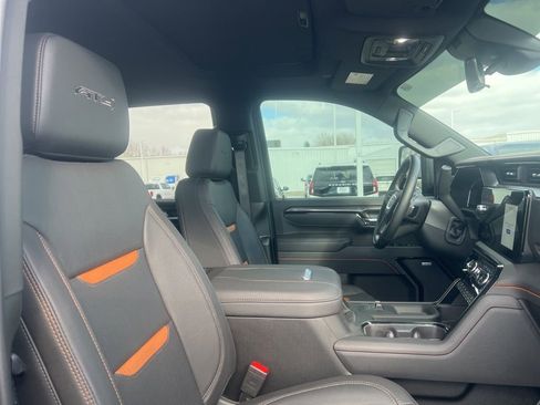 Used 2025 GMC Sierra 2500 AT4 w/ AT4 Premium Plus Package image 16
