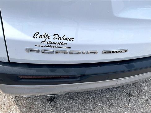 Used 2025 GMC Acadia Elevation AWD/4WD image 32