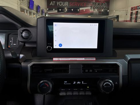 Used 2025 Toyota Tacoma SR5 AWD/4WD image 29