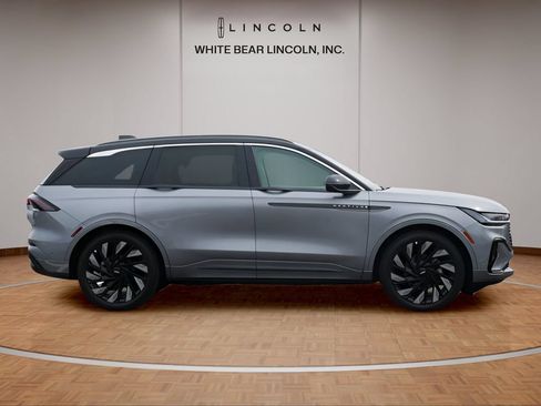 Used 2024 Lincoln Nautilus Black Label w/ Jet Appearance Package (87T) AWD/4WD image 4