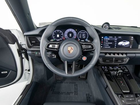 Certified 2025 Porsche 911 Carrera RWD image 17