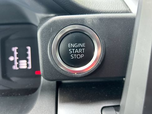 Certified 2025 Toyota 4Runner SR5 AWD/4WD image 30