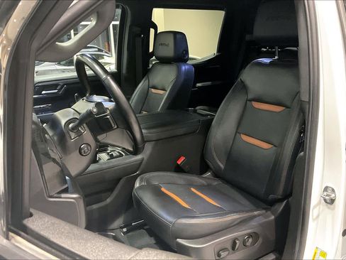 Used 2024 GMC Sierra 1500 AT4 w/ Technology Package image 7