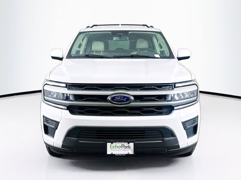 Used 2024 Ford Expedition Max XLT image 2
