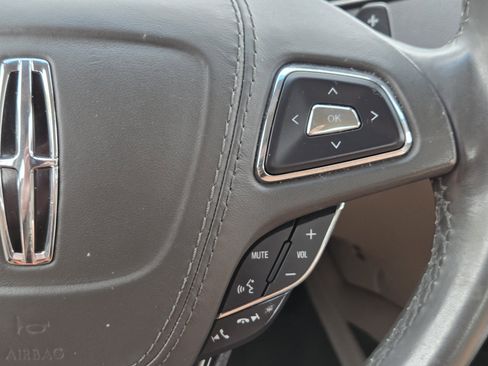 Used 2019 Lincoln MKZ Premiere image 18