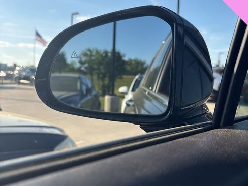 Used 2023 Hyundai Santa Fe SEL Convenience image 11