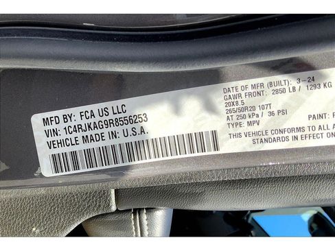 Used 2024 Jeep Grand Cherokee L Laredo image 34