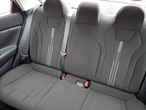 Used 2023 Hyundai Elantra SEL w/ Convenience Package FWD image 18