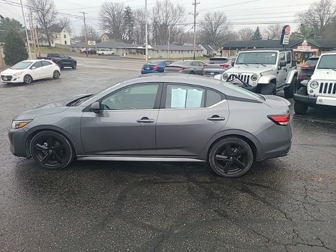 Used 2024 Nissan Sentra SR w/ SR Premium Package image 3