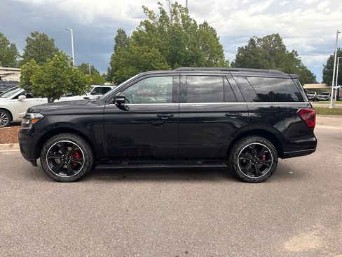 Used 2023 Ford Expedition Limited AWD/4WD image 2