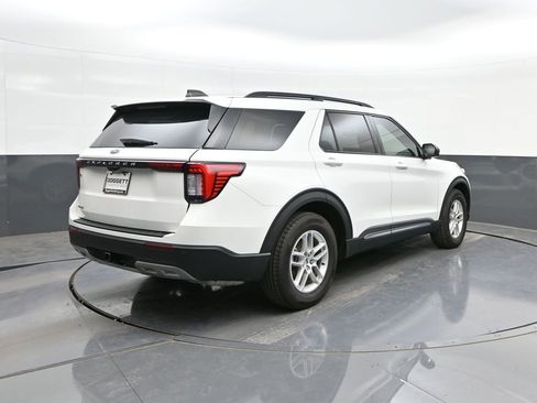 Certified 2025 Ford Explorer Active w/ Active Comfort Package RWD image 11