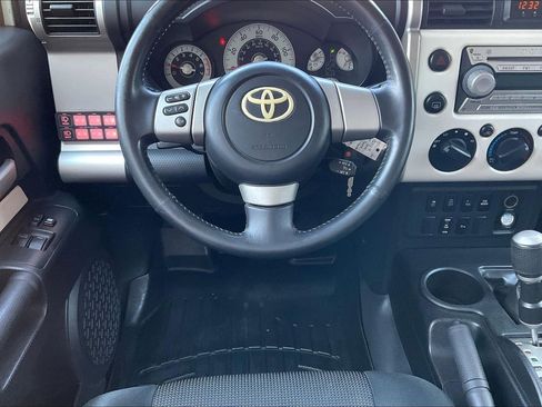 Used 2010 Toyota FJ Cruiser 4WD image 8