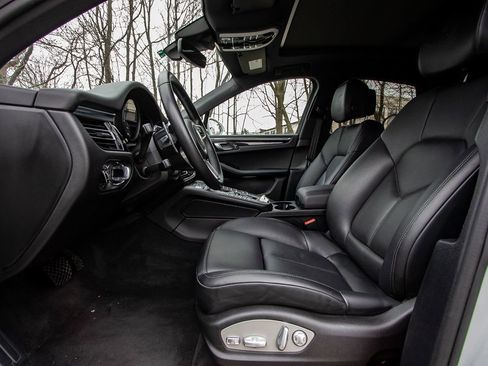 Used 2019 Porsche Macan image 8