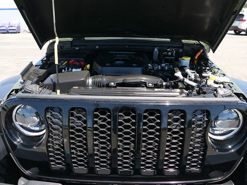 Used 2023 Jeep Wrangler Unlimited w/ 8.4" Radio Group AWD/4WD image 29