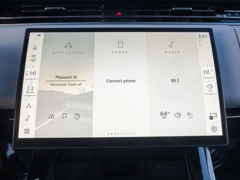 Used 2024 Land Rover Range Rover Sport SE image 23