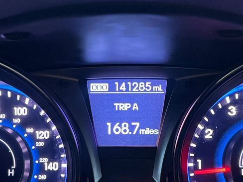 Used 2013 Hyundai Genesis 2.0T RWD image 15