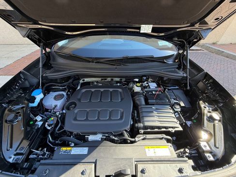 New 2025 Volkswagen Tiguan SE image 22