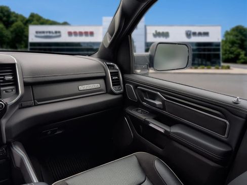 Used 2024 RAM 1500 Laramie AWD/4WD image 34