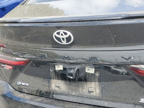 Used 2025 Toyota Camry SE w/ Convenience Package FWD image 7