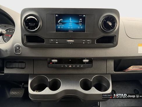 Used 2024 Mercedes-Benz Sprinter 2500 image 16