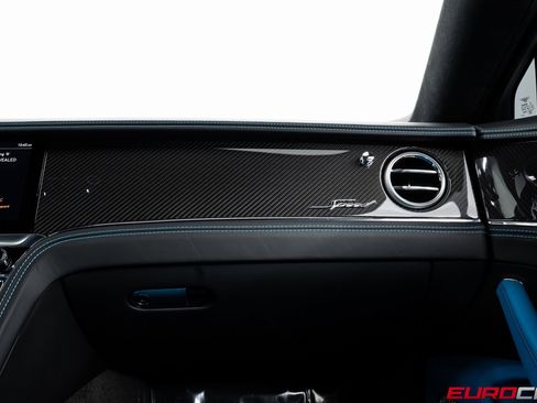 Used 2024 Bentley Flying Spur W12 image 28