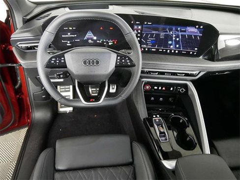 Used 2025 Audi SQ5 Premium Plus image 16