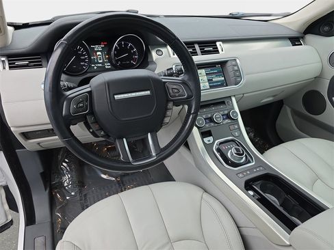 Used 2015 Land Rover Range Rover Evoque Pure Plus image 19